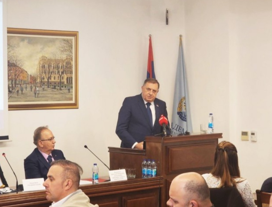 Dodik na naučnom skupu: Današnji poredak obilježen haosom i odnosima koji se ne zasnivaju na međunarodnom pravu