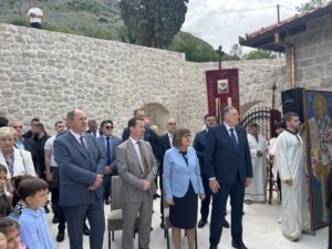 Dodik prisustvovao Svetoj arhijerejskoj liturgiji u Mrkonjićima kod Trebinja
