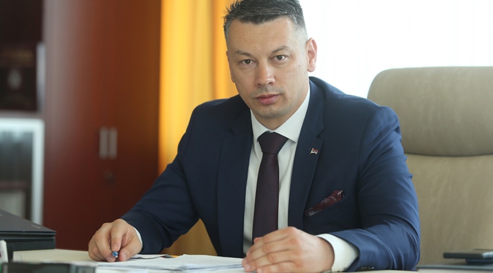 NEŠIĆ BEZ MILOSTI: Traži hitnu smjenu Šešelja, odlučivaće se i o njegovoj sudbini u DNS-u