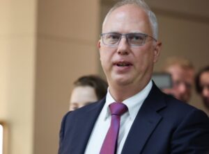 Dmitrijev: Trampova odluka o suspenziji sankcija protiv Rusije istorijski trenutak